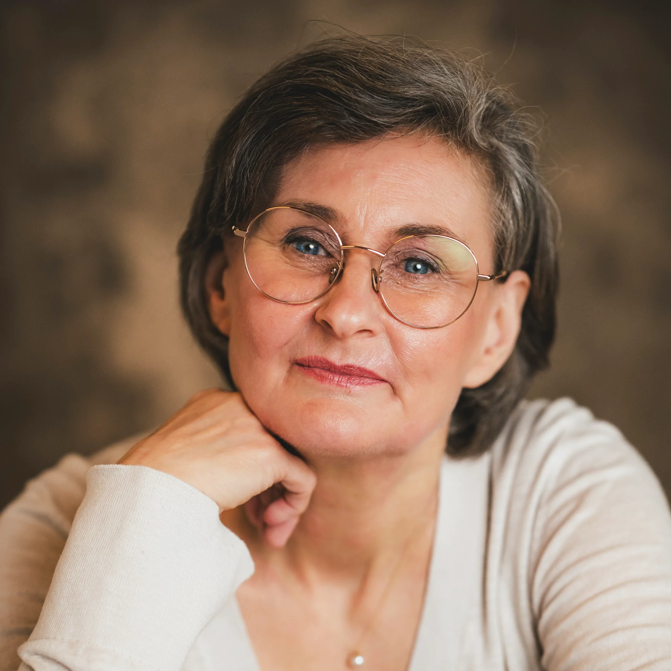 Heike-Richartz begleitet bei der Heilung der Ahnenlinie Ahnenheilung Reinkarnationstherapie Köln und online